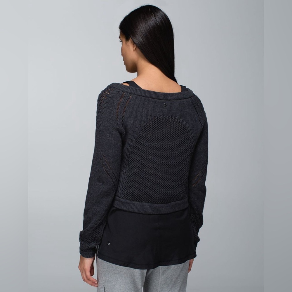 LULULEMON Be Present Pullover Heathered Black Cropped Sweater Size 8 - Picture 3 of 14